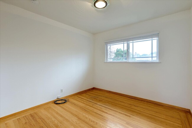 Building Photo - Santa Clara Home near Apple, Kaiser and Ma...