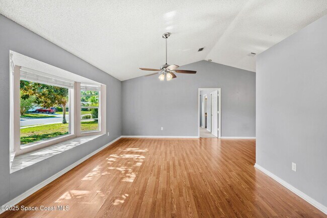 Building Photo - 3390 Floral Palm Blvd