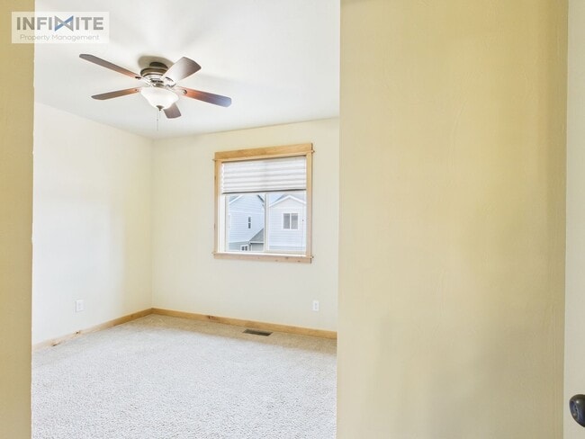 Building Photo - Move In Ready 3 Bedroom!