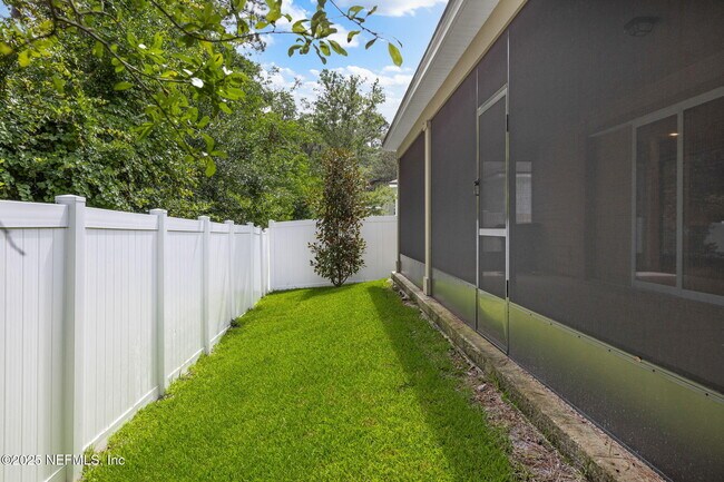 Building Photo - 2817 Ivy Post Dr