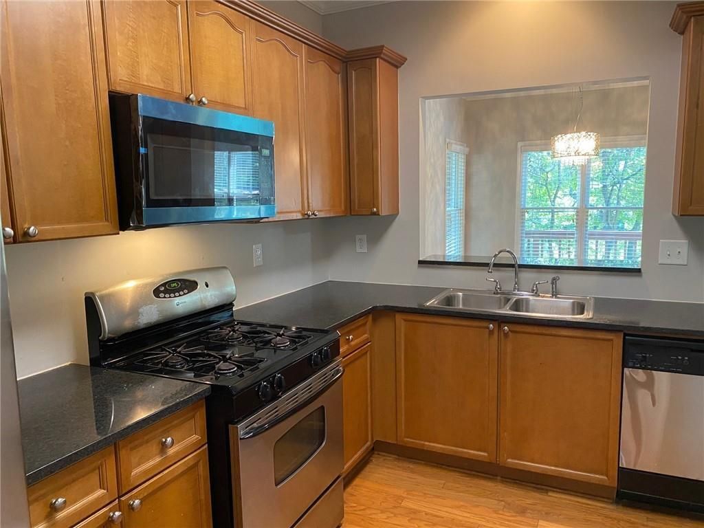 Building Photo - 1664 Oakbrook Lake Dr NW