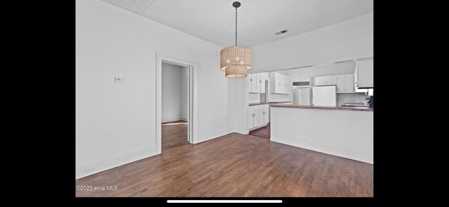 Building Photo - 609 N 10th St