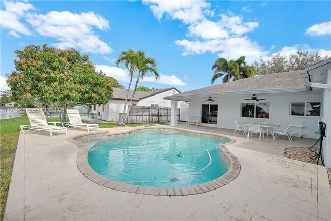 Building Photo - 5081 SW 119th Ave