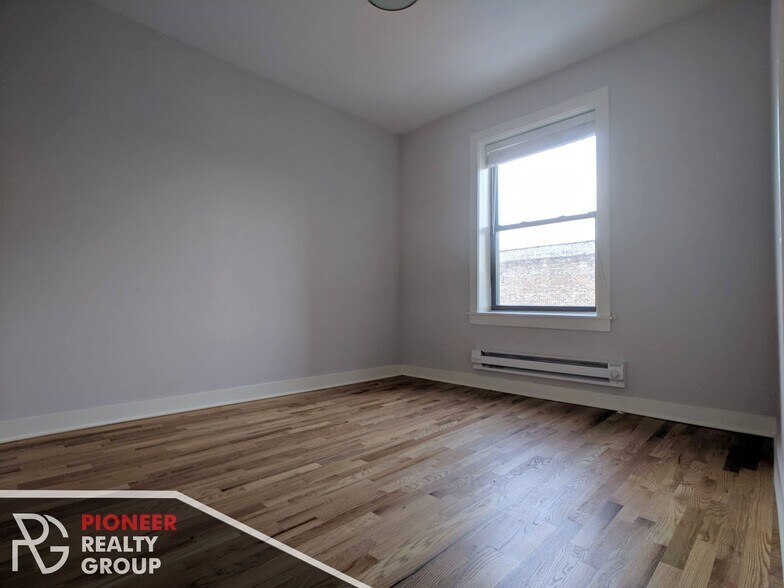 Building Photo - 2423 N Kedzie Blvd