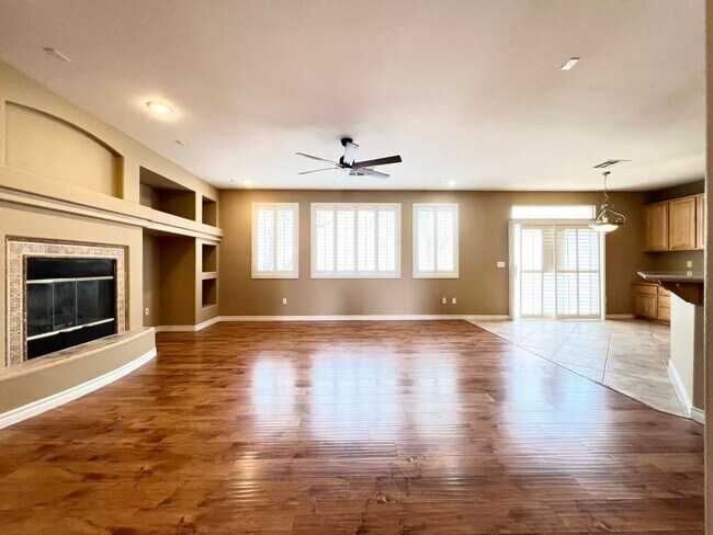 Building Photo - Welcome to the gorgeous home in Rhode Ranch
