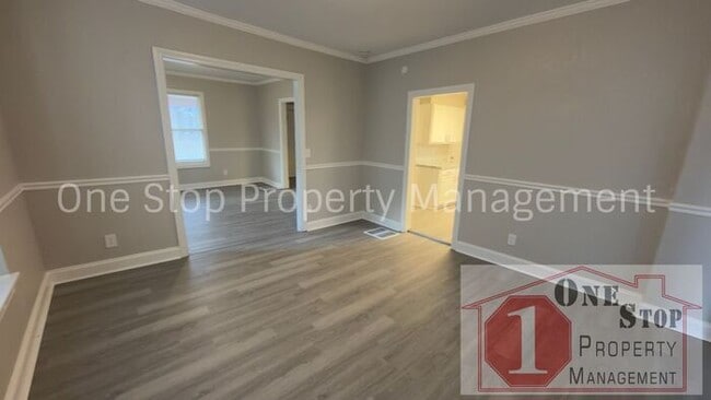 Building Photo - Beautiful 3 Bedroom 1.75 Bathroom Home in Kansas City!