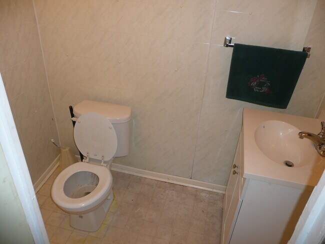 half bath in basement - 2909 S 76th St