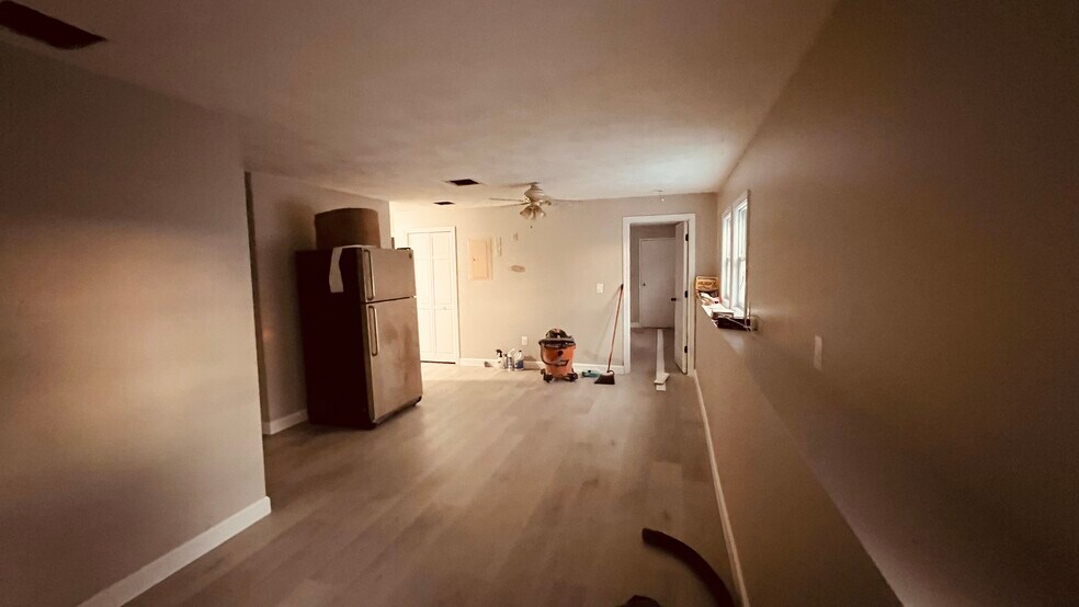 Living /Dining - 144 Yorkshire St