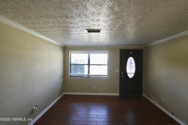 Building Photo - 137 Hercules Dr E