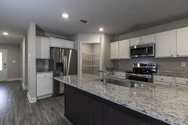 Building Photo - "Spacious 4 Bed, 2 Bath Home in Biloxi, MS - A Must-See Rental Property!"