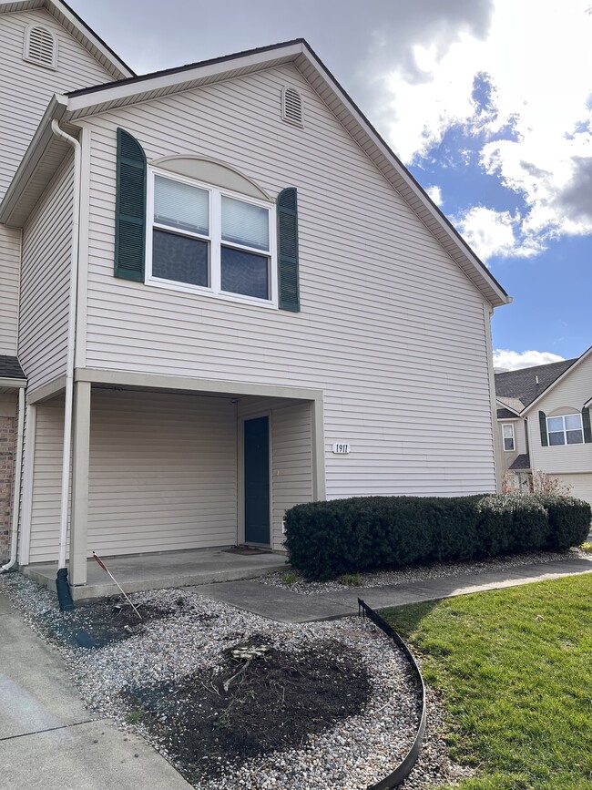 Building Photo - 1911 Griffon Dr