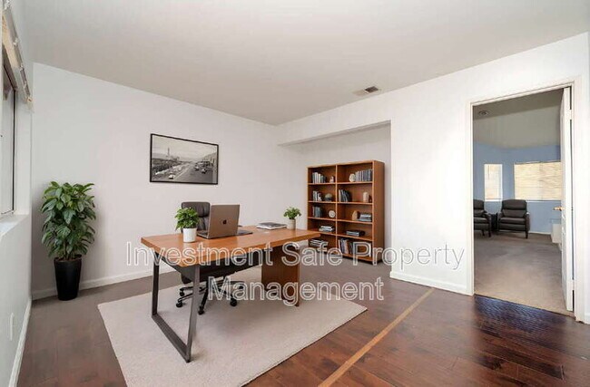 Building Photo - 39945 Temecky Way
