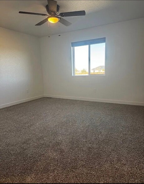 Building Photo - 719 S Bellflower Dr
