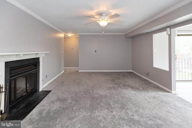 Building Photo - 10 Sumac Ct