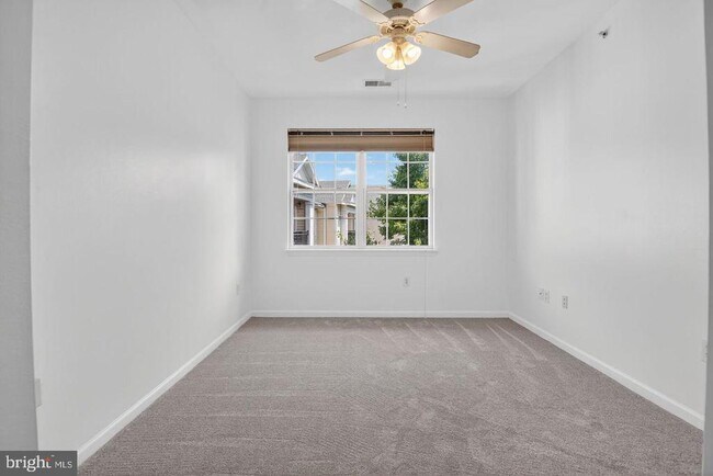 Building Photo - 12945 Centre Park Cir