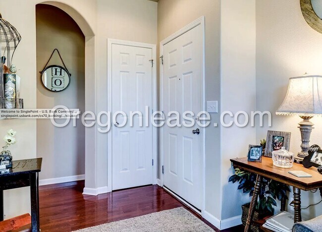 Building Photo - Beautiful large West Eugene home