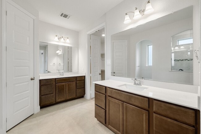 Building Photo - 310 Greystone Ct