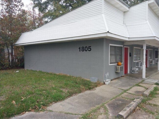 Primary Photo - 1805 S Beech St