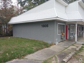 Building Photo - 1805 S Beech St