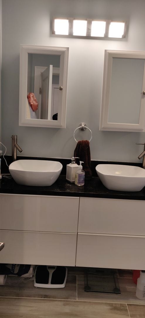 Building Photo - New Apartment in Allston. Eat-in Kitchen. High-End Appliances, Big Bedrooms, Lost of Closets, Lau...