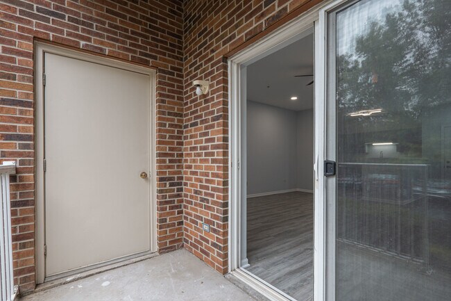 Building Photo - 801 N McLean Blvd