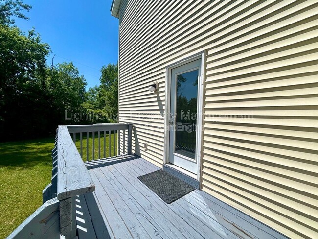 Building Photo - 2103 Kinnrow Ave NW