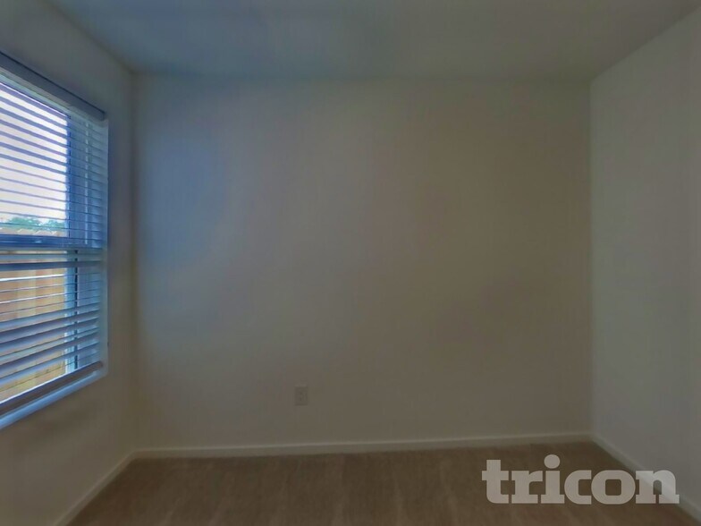 Building Photo - 3065 Dawn Sound Dr