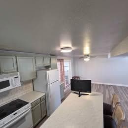 Building Photo - 3876 S Lee Maur St