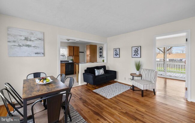 Building Photo - 405 E 7th Ave