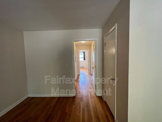 Building Photo - 1937 Morehead Ave