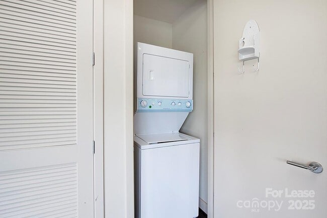 Building Photo - 1133 Metropolitan Ave