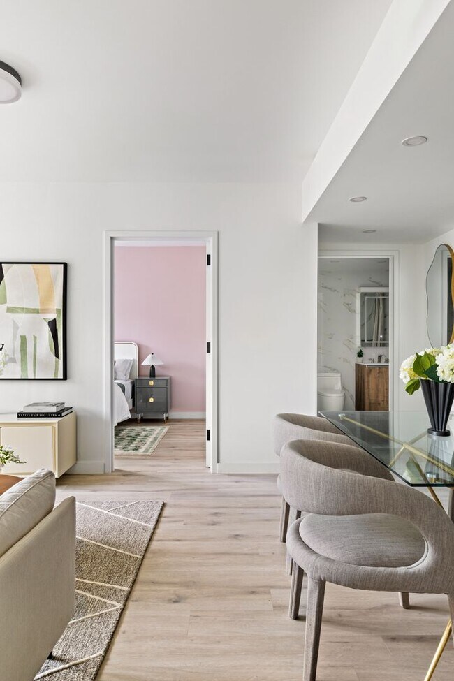 Building Photo - The Bay