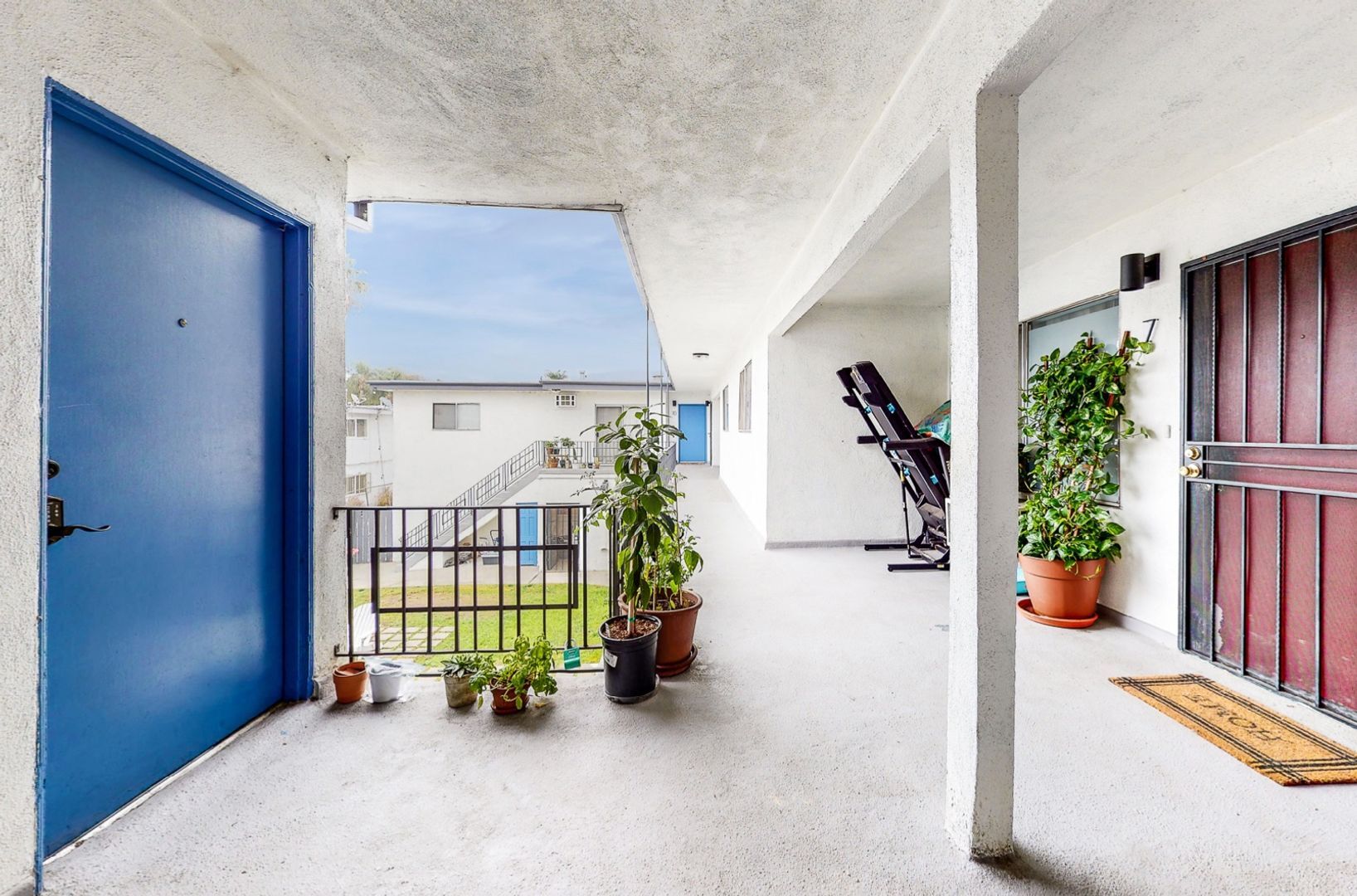 Building Photo - 255 S Ave 55