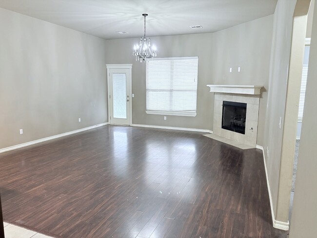 Building Photo - Three bedroom home in Edmond!