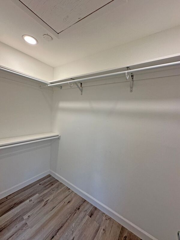 Building Photo - 10431 Pippin Ln