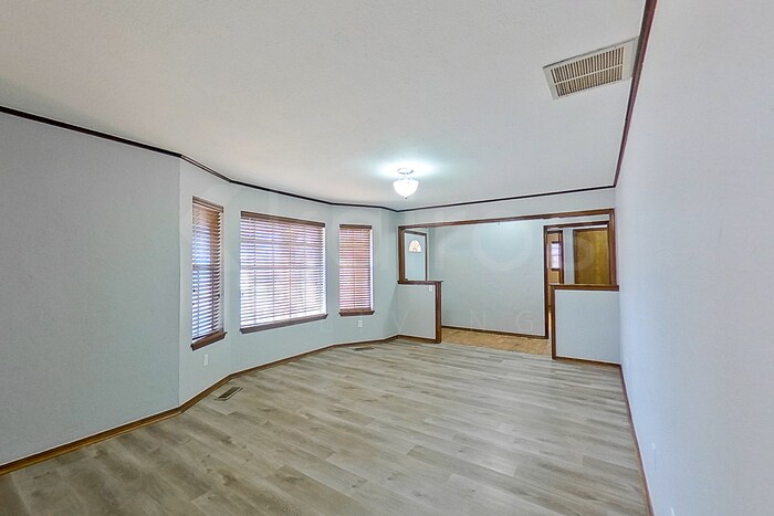 Building Photo - 1205 Mockingbird Ln