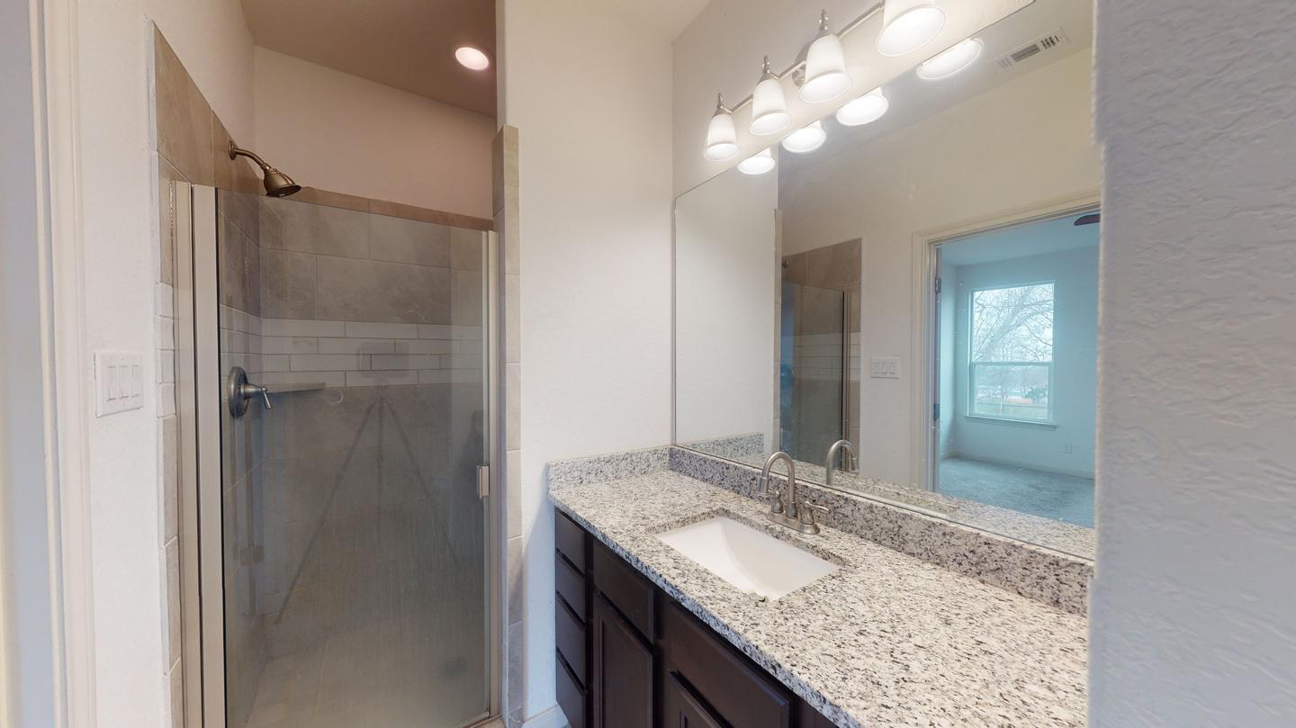 Building Photo - Stunning Ridgeview home close to North Star Mall