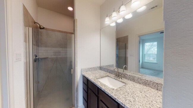 Building Photo - Stunning Ridgeview home close to North Sta...