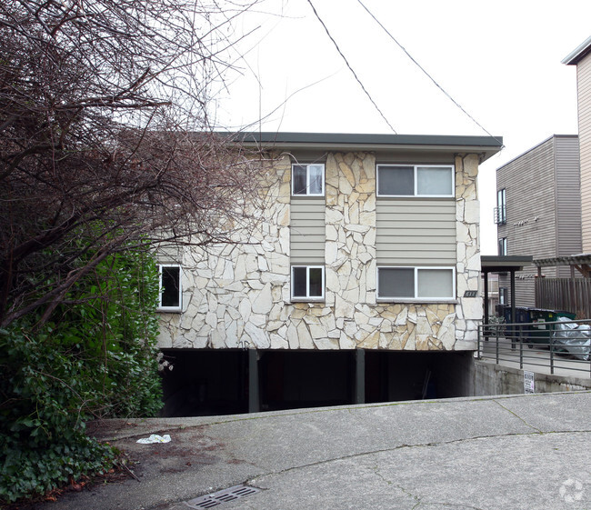 Building Photo - Lee Street Apartments