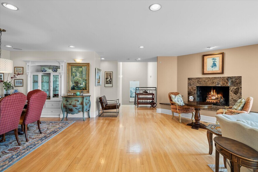 Building Photo - 2129 Palos Verdes Dr W