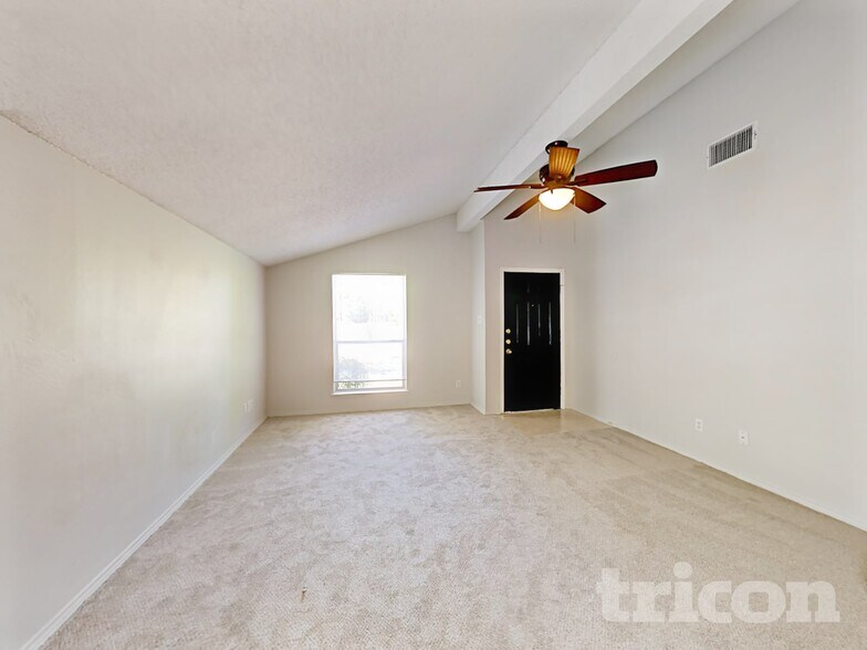 Building Photo - 609 S Walnut Creek Dr