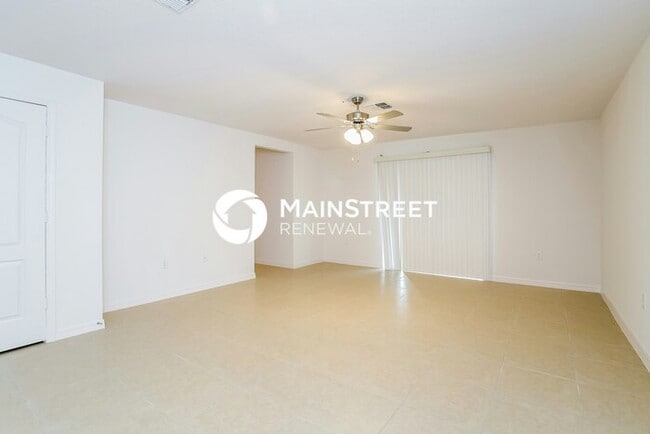 Building Photo - 4 Bedroom Pet-Friendly Home in Mascotte, F...
