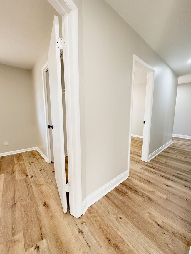 Building Photo - 3bd/2ba Fayetteville Home Available!