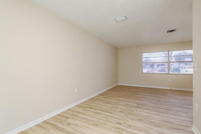 Building Photo - 2977 Palmetto Ct