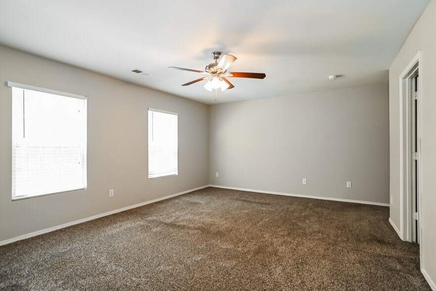 Building Photo - 12034 Red Leaf Dr