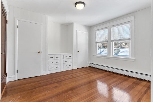 Building Photo - 19 Sherwood Ave