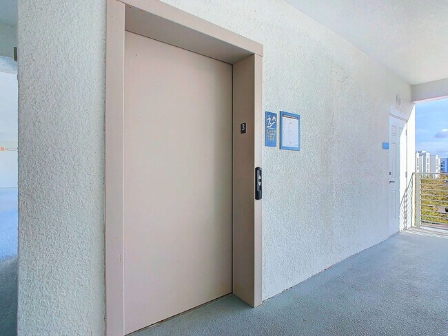 Building Photo - 4784 Clock Tower Dr