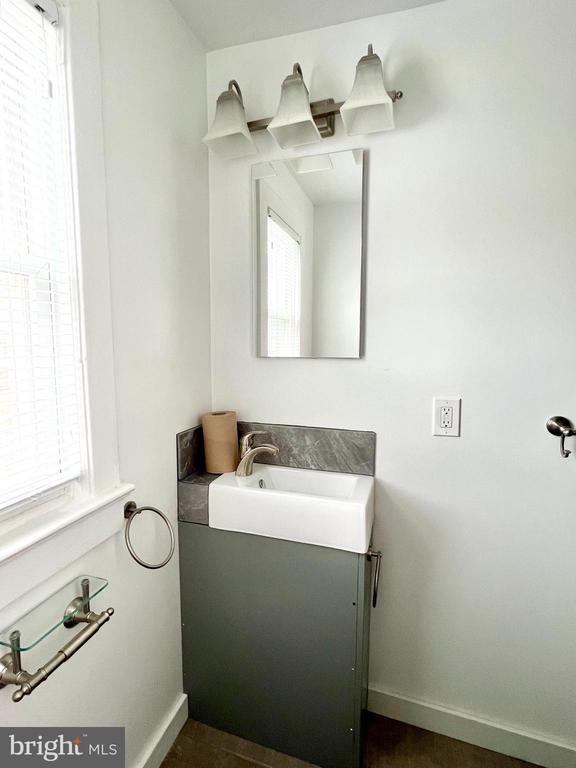 Building Photo - 12 Birch Ave