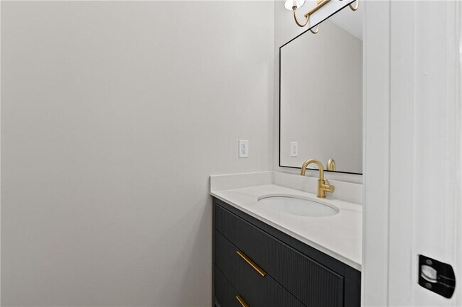 Building Photo - 386 Creek Manor Way