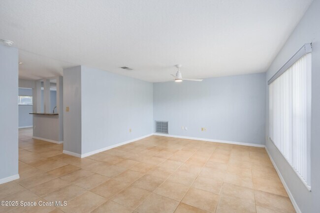 Building Photo - 460 Carissa Dr